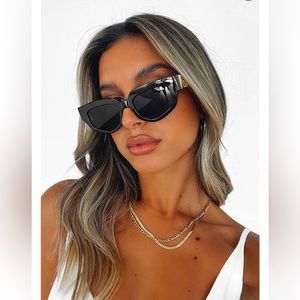 White fox Amalfi sunglasses